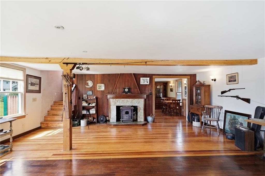84 Narragansett Street photo 9