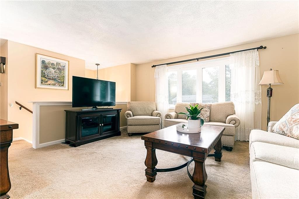 43 Crescendo Drive photo 4