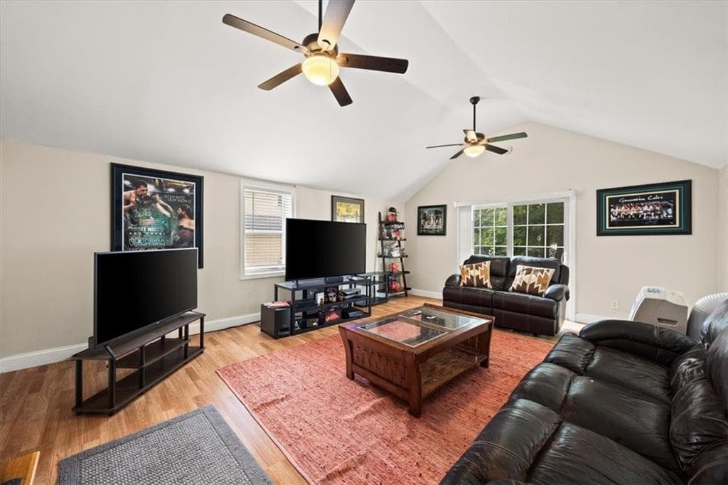 312 Blackstone Street photo 7
