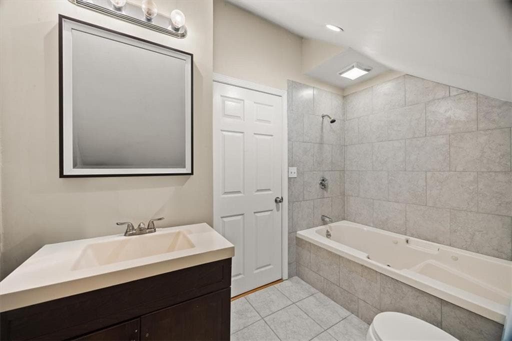 312 Blackstone Street photo 24