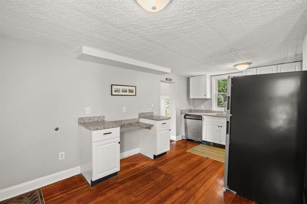 312 Blackstone Street photo 10