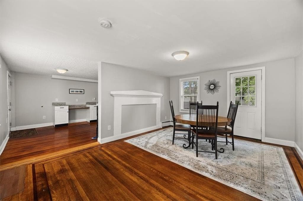 312 Blackstone Street photo 14