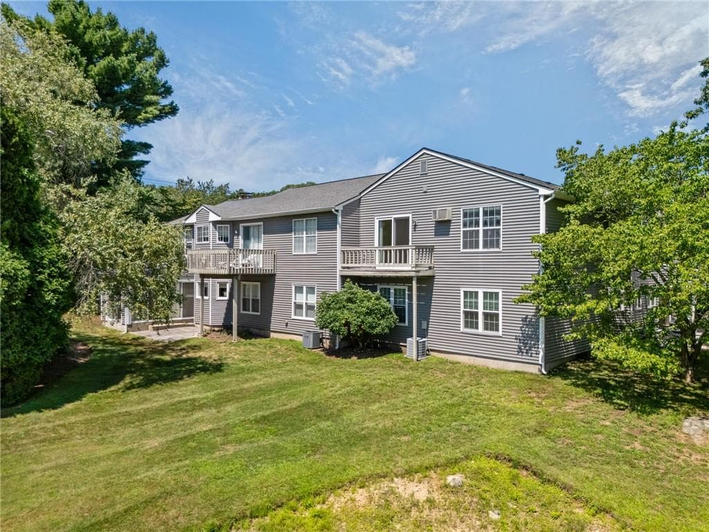 18 Pond Court UNIT C photo 3
