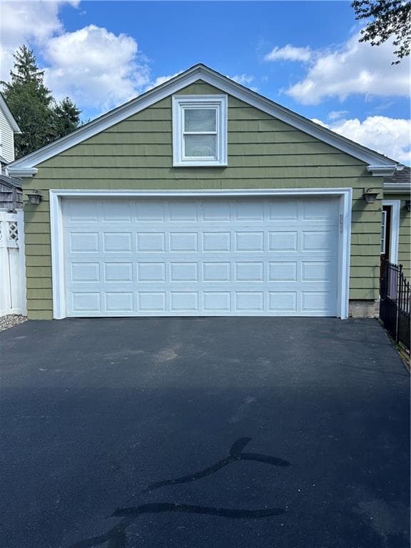 680 Pontiac Avenue photo 3