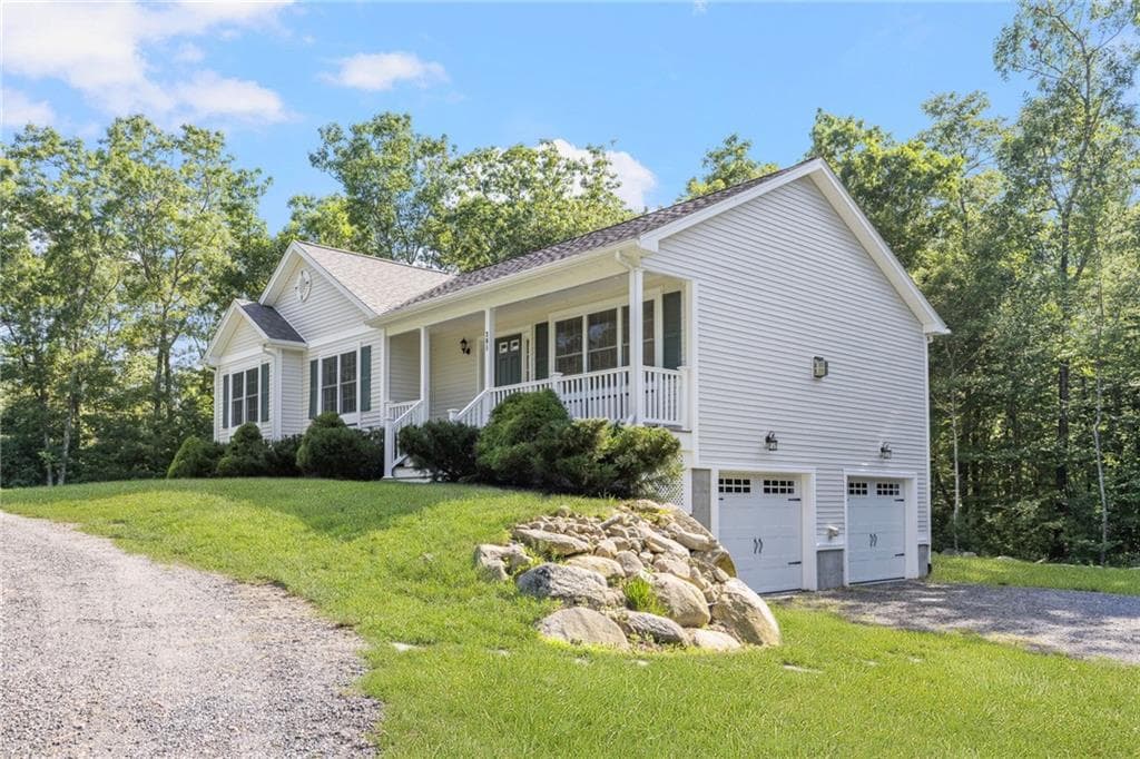 301 Ledge Road photo 2