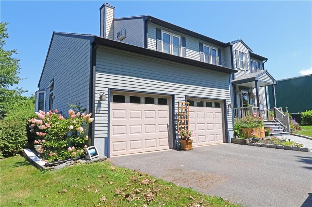 162 Atlantic Drive photo 2