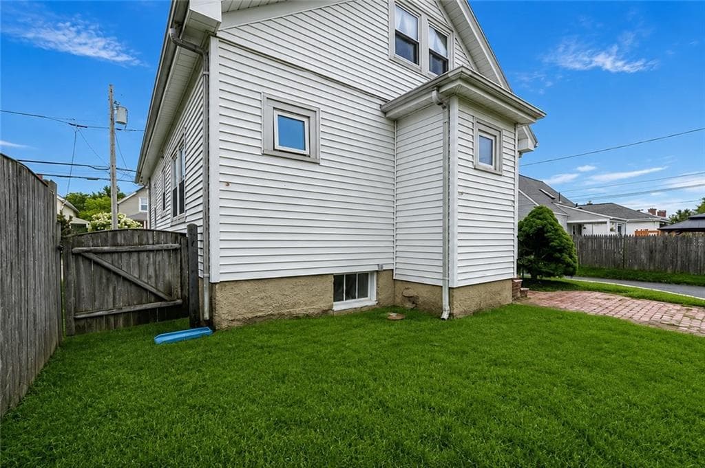 151 Bloomfield Street photo 5