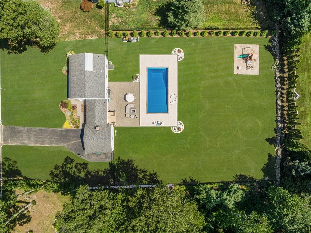 16 Lennon Road photo 46