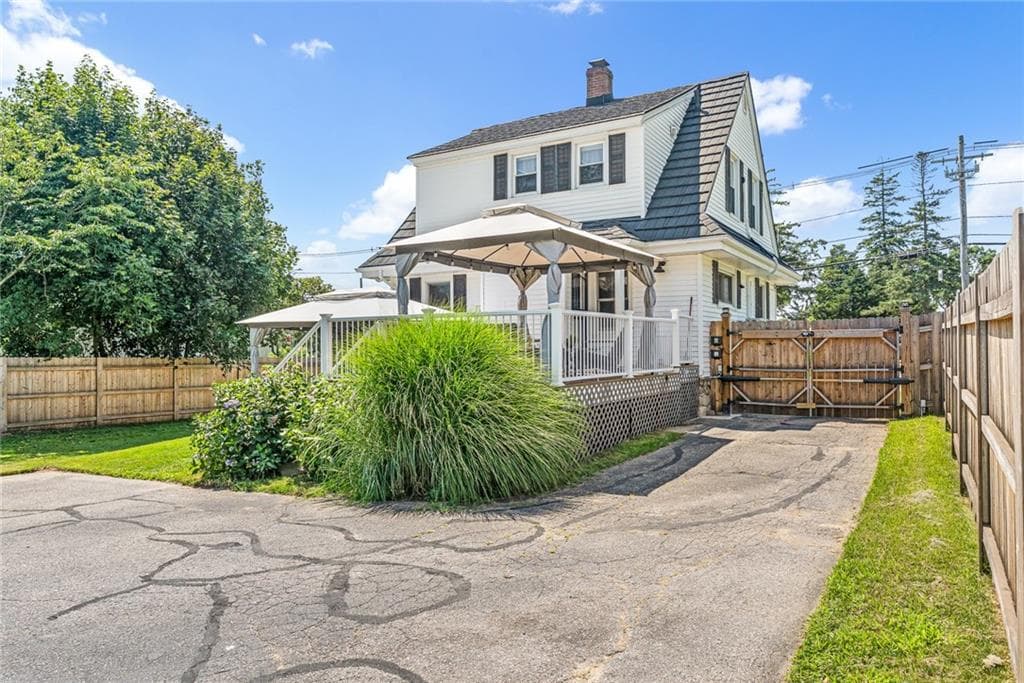 124 Beach Street photo 23