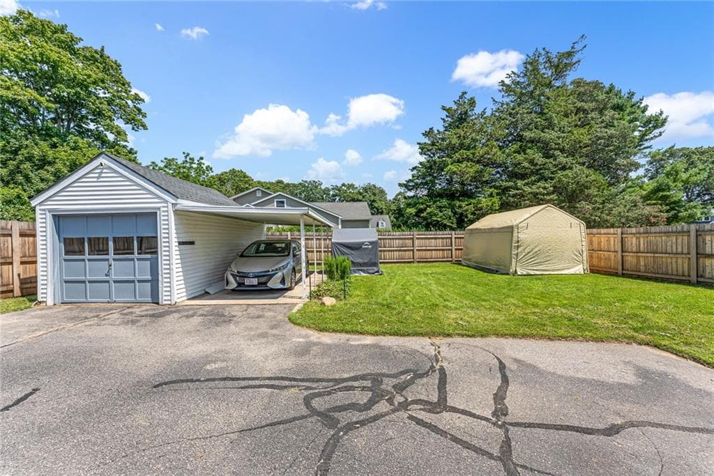 124 Beach Street photo 27