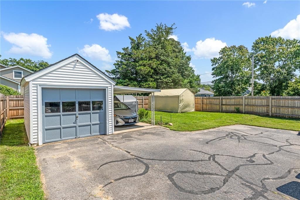 124 Beach Street photo 26