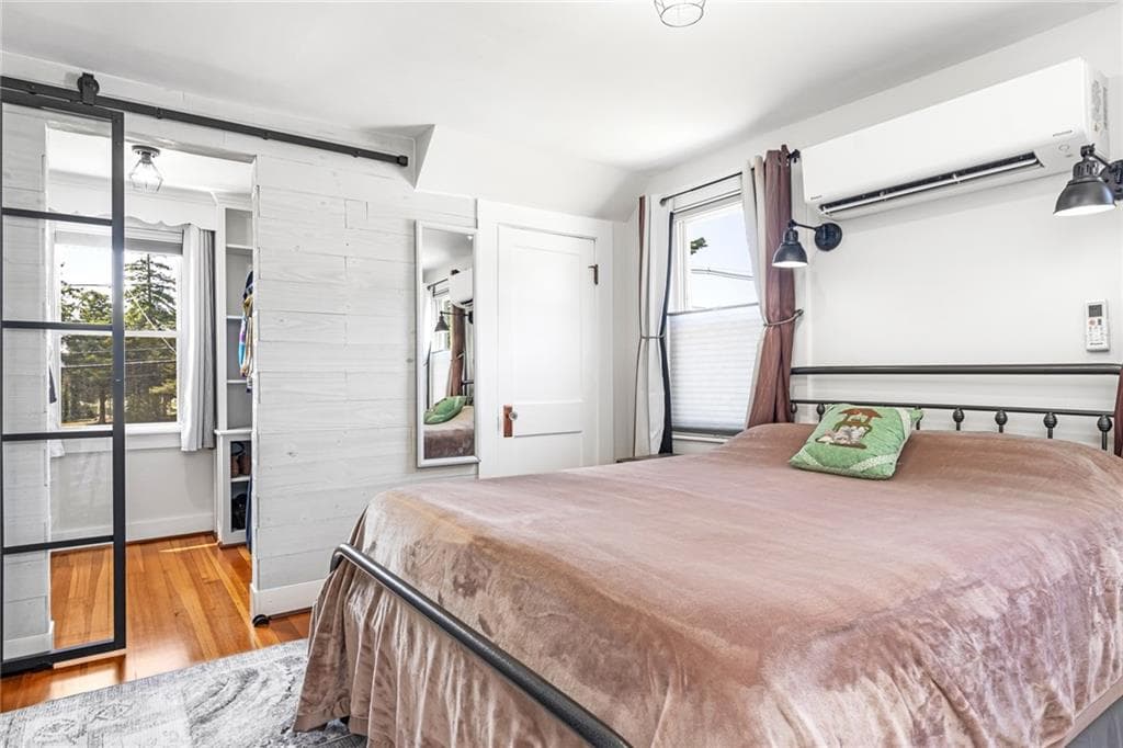 124 Beach Street photo 28