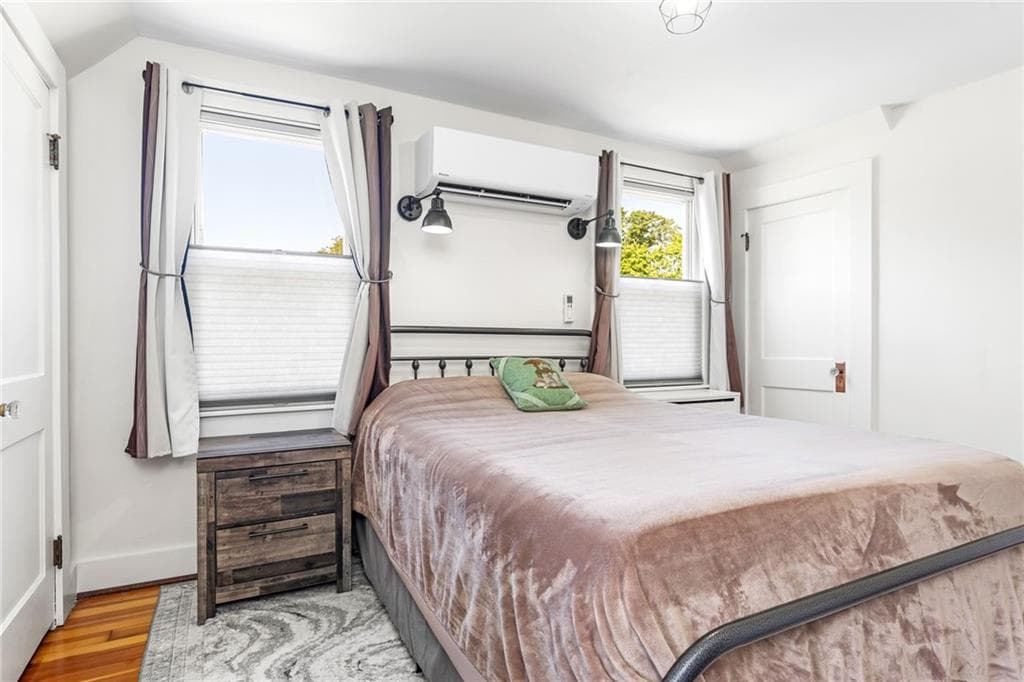 124 Beach Street photo 29
