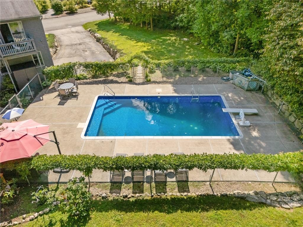 20 Oakridge Drive photo 42