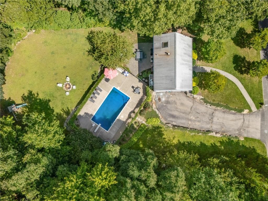 20 Oakridge Drive photo 46