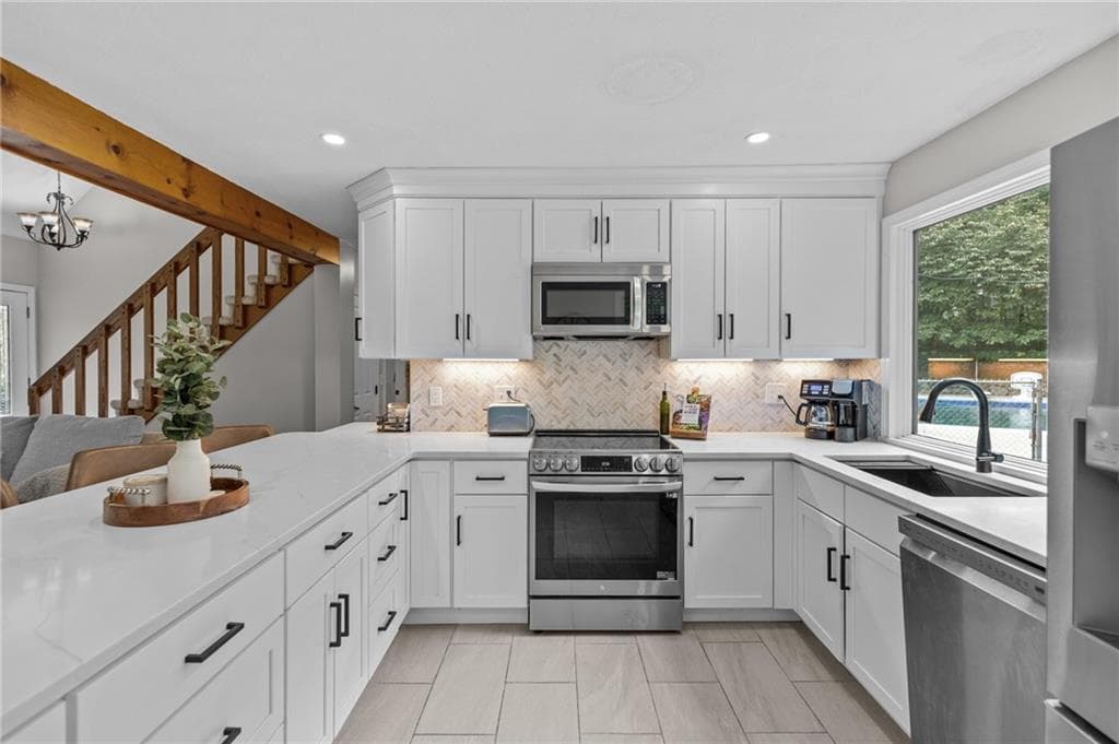20 Oakridge Drive photo 5