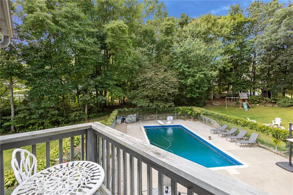 20 Oakridge Drive photo 34