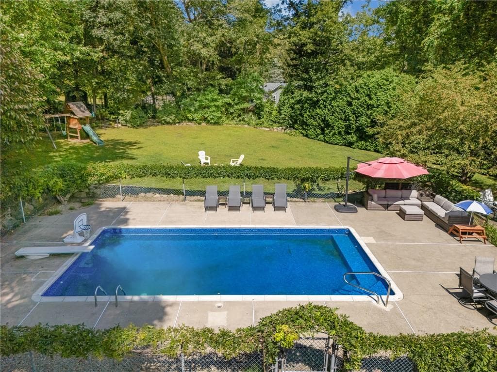 20 Oakridge Drive photo 41