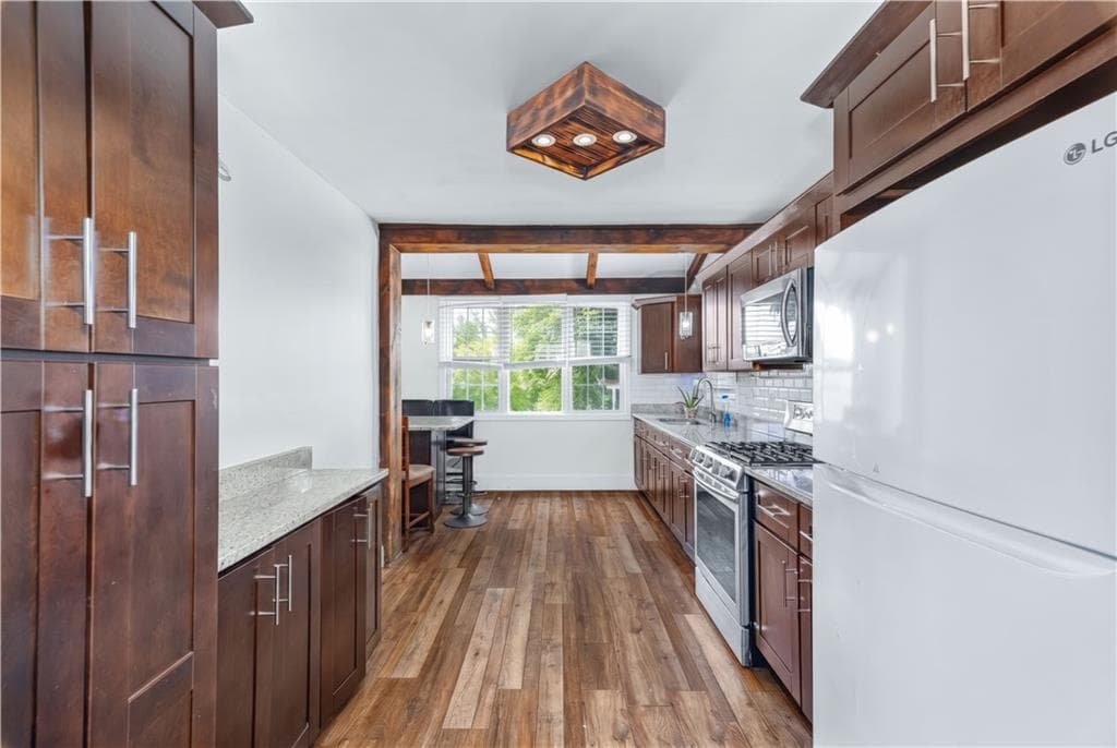 64 Appleton Street photo 17