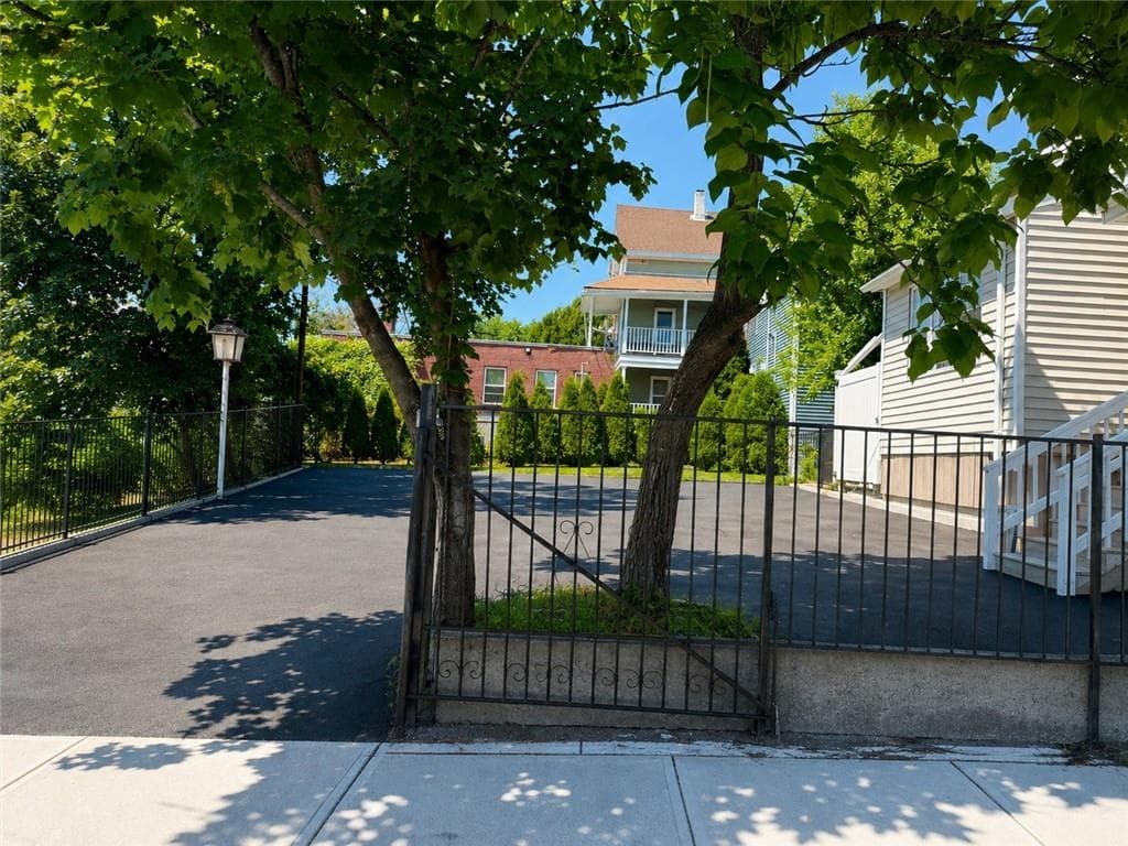 64 Appleton Street photo 41