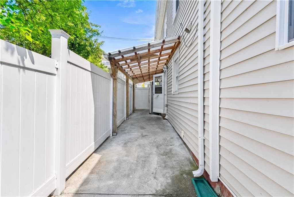 64 Appleton Street photo 37