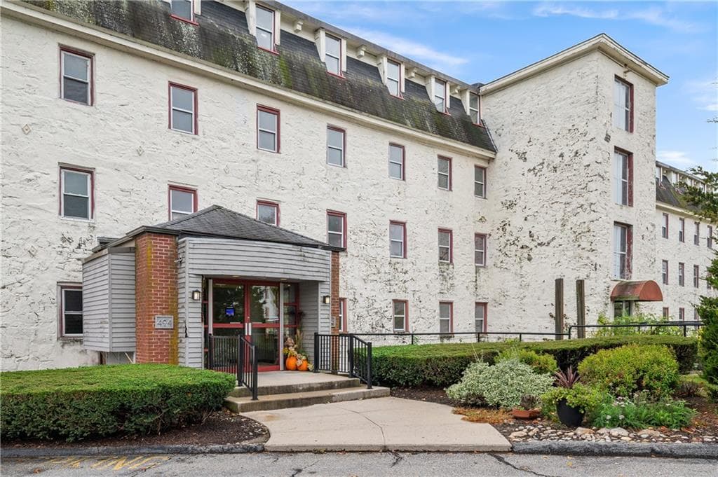 494 Woonasquatucket Avenue UNIT 101 photo 26