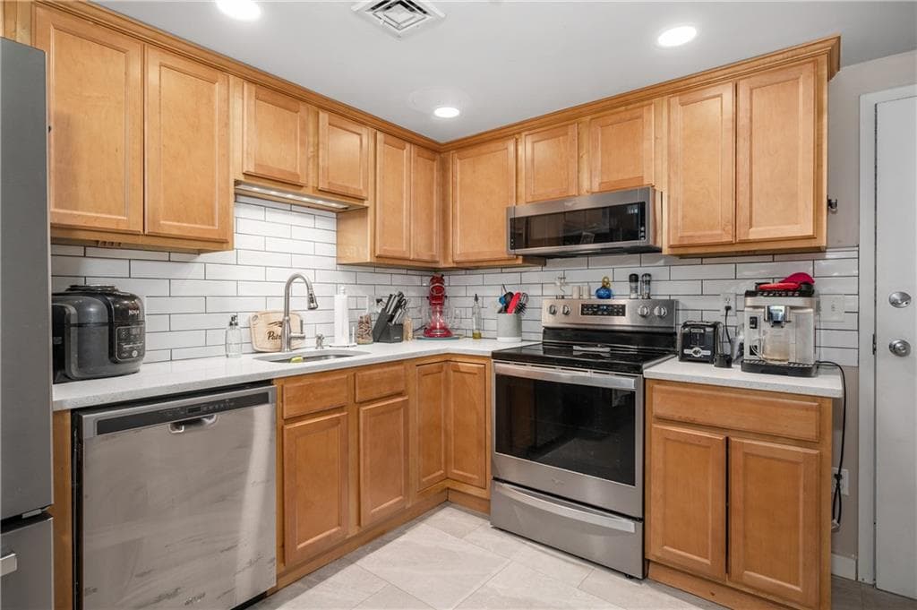 494 Woonasquatucket Avenue UNIT 101 photo 3