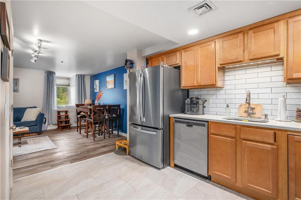 494 Woonasquatucket Avenue UNIT 101 photo 5