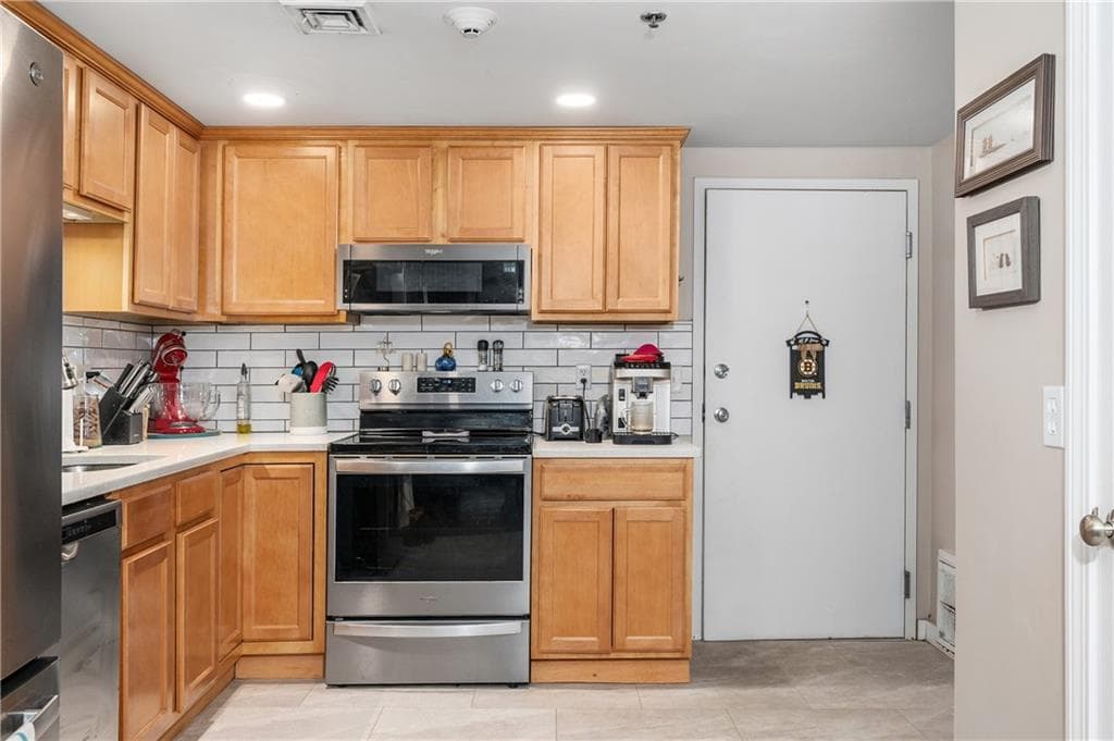 494 Woonasquatucket Avenue UNIT 101 photo 4