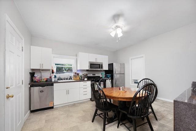 275 Carpenter Street photo 20
