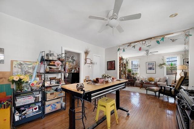 275 Carpenter Street photo 8