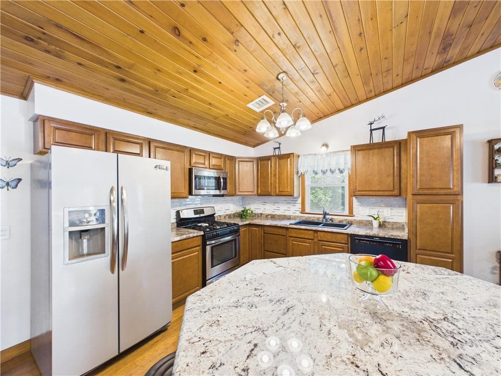 615 Taunton Avenue photo 8
