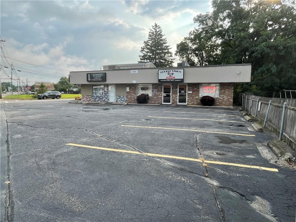 1168 Warwick Avenue photo 3