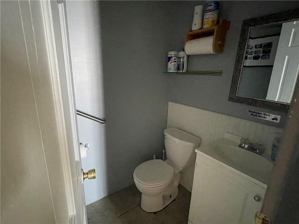 1168 Warwick Avenue photo 19