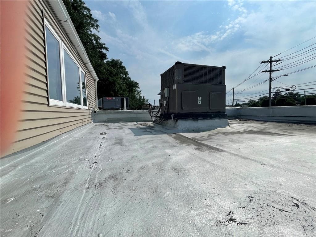 1168 Warwick Avenue photo 21
