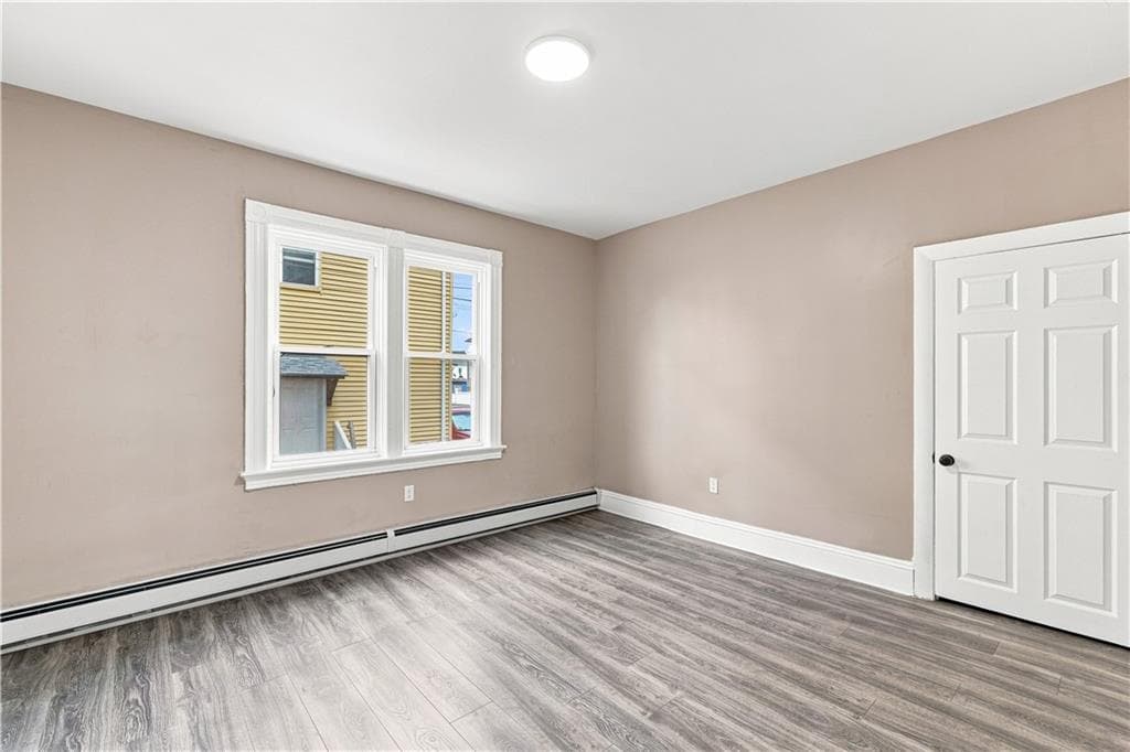 16 Deborah Street photo 23