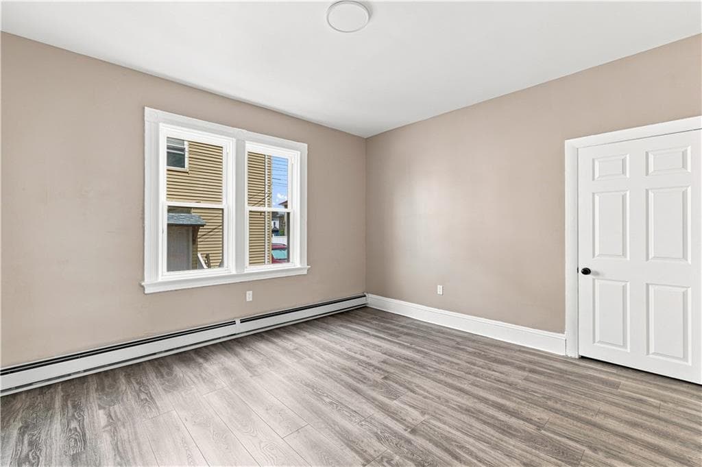 16 Deborah Street photo 13