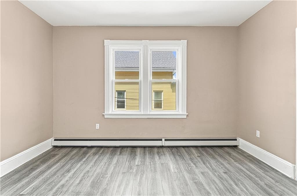 16 Deborah Street photo 36