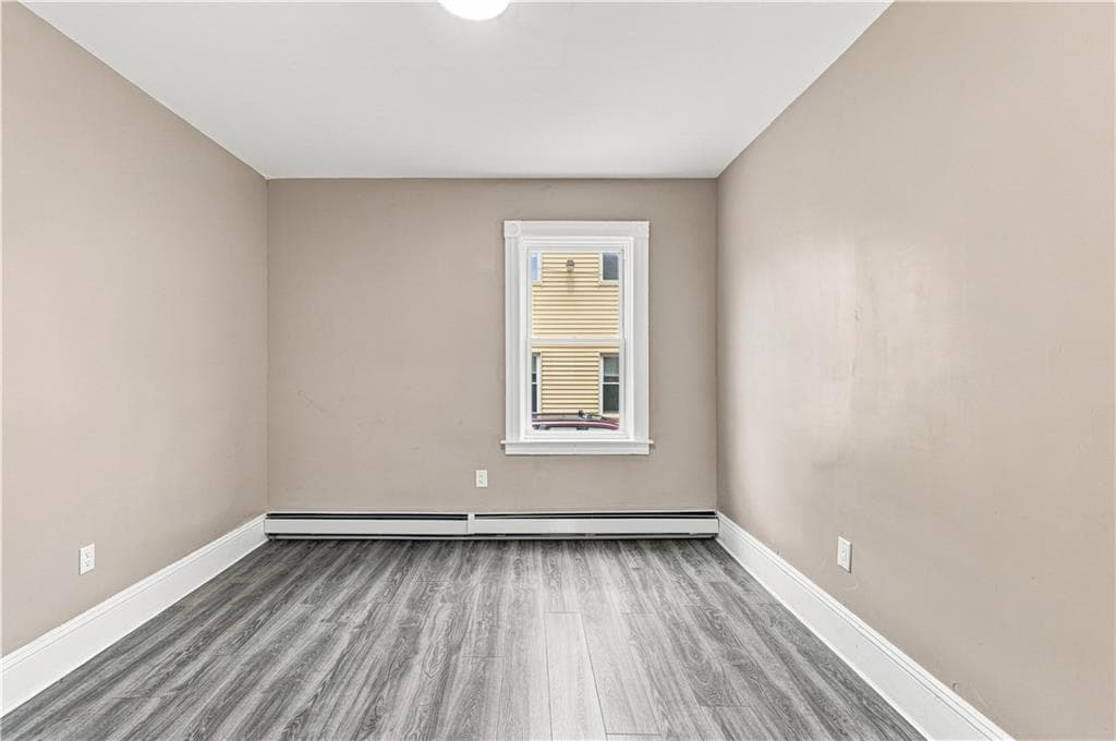 16 Deborah Street photo 24