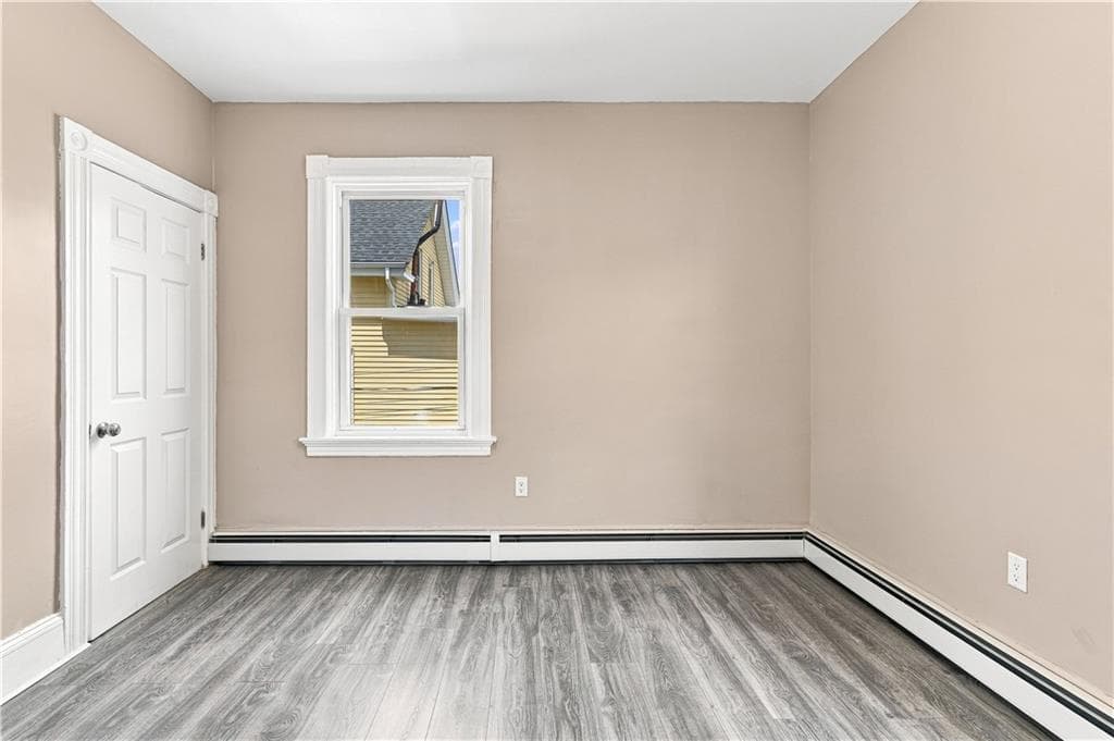 16 Deborah Street photo 30