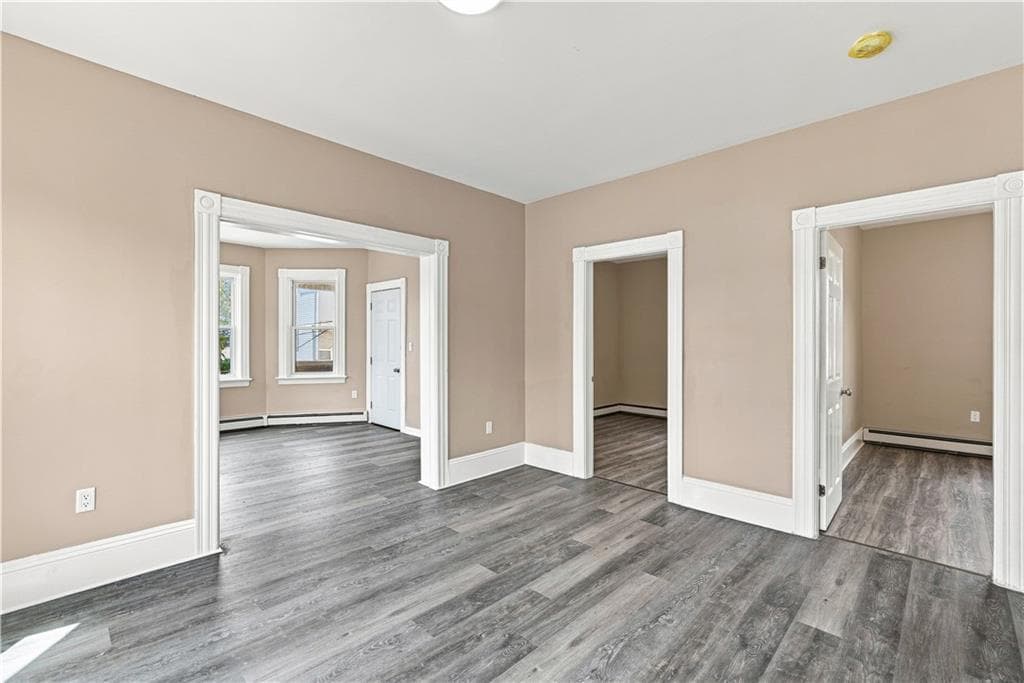 16 Deborah Street photo 37