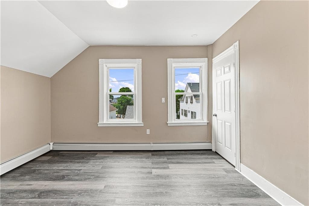 16 Deborah Street photo 48