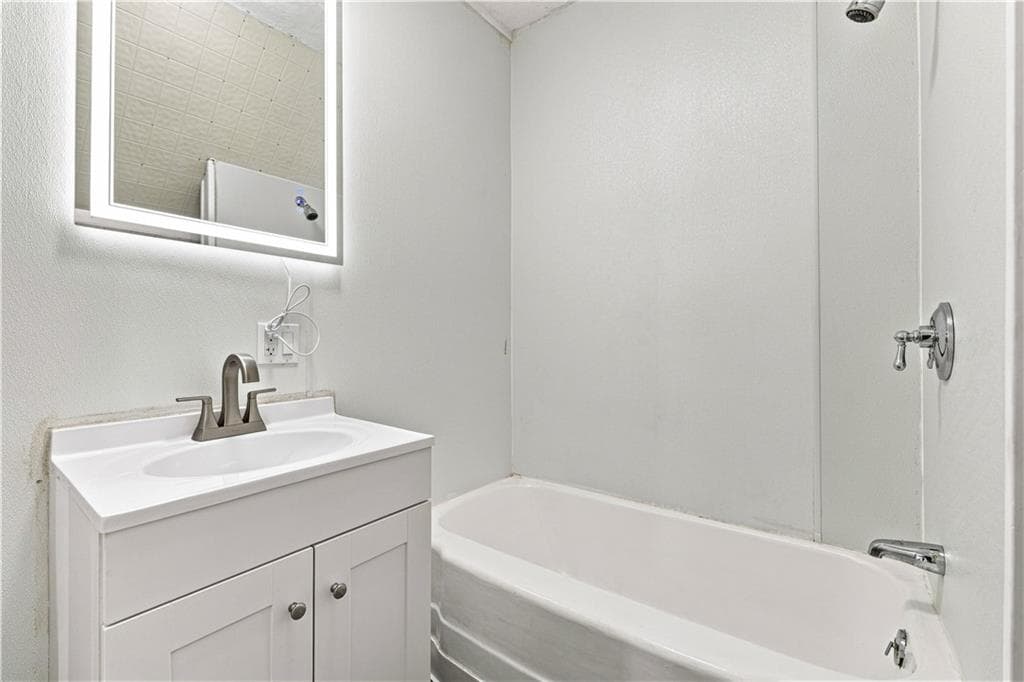 16 Deborah Street photo 44