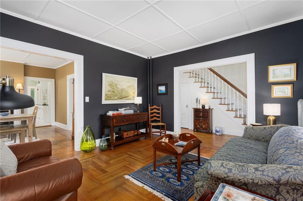 7 Prairie Avenue photo 8