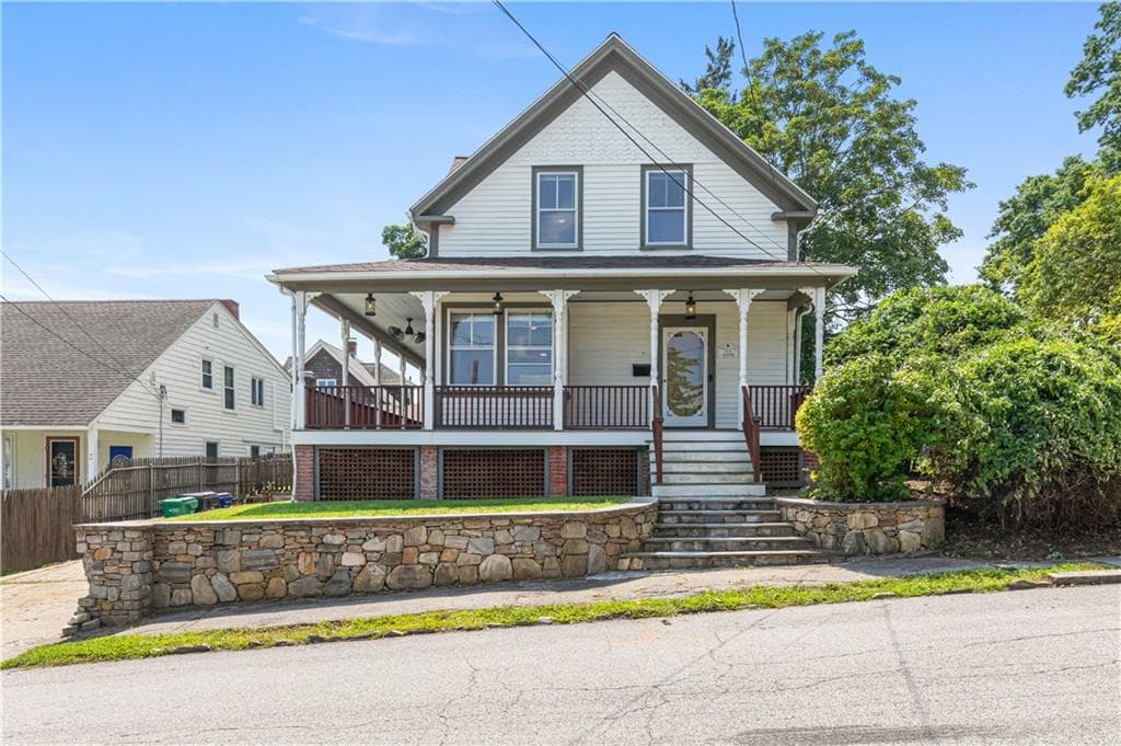 Single Family Residence at 20 Spring Garden Street, Warwick, photo 5 of 50
