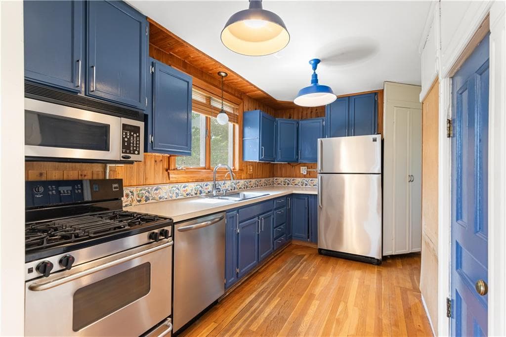 Single Family Residence at 20 Spring Garden Street, Warwick, photo 21 of 50