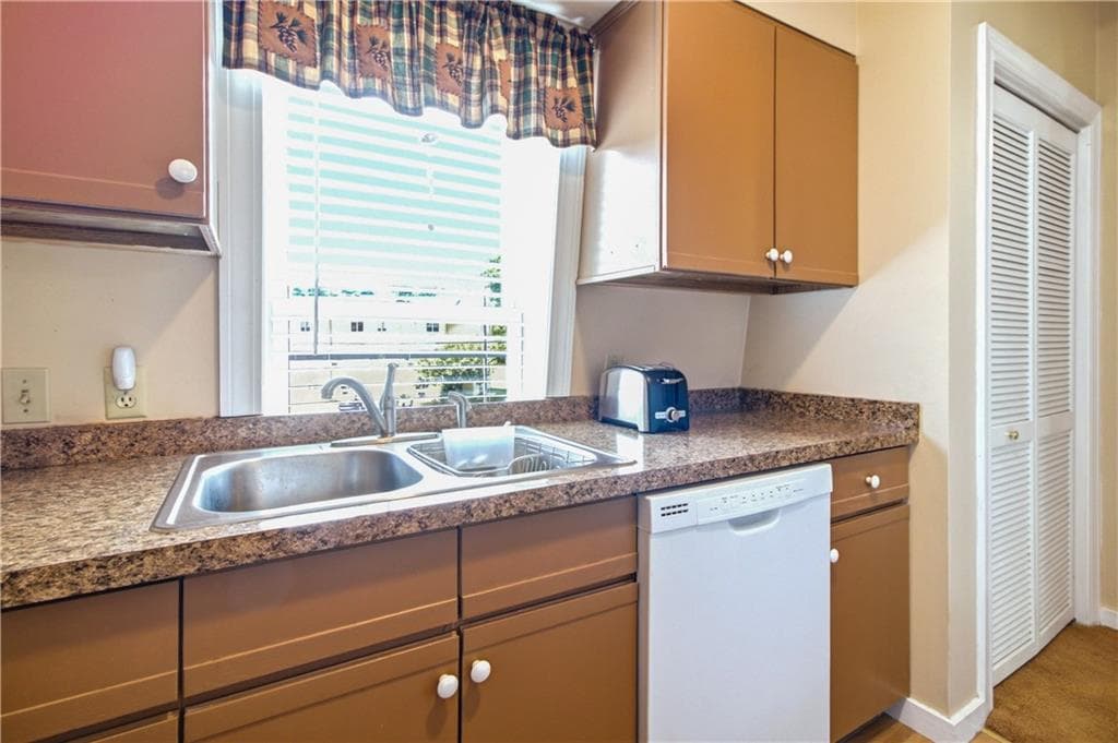 27 Higgins Street UNIT 201 photo 10