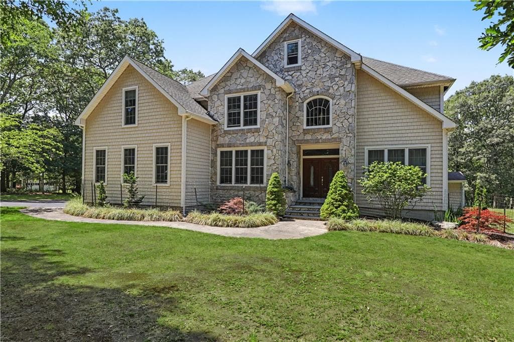 555 Carpenter Lane photo 4