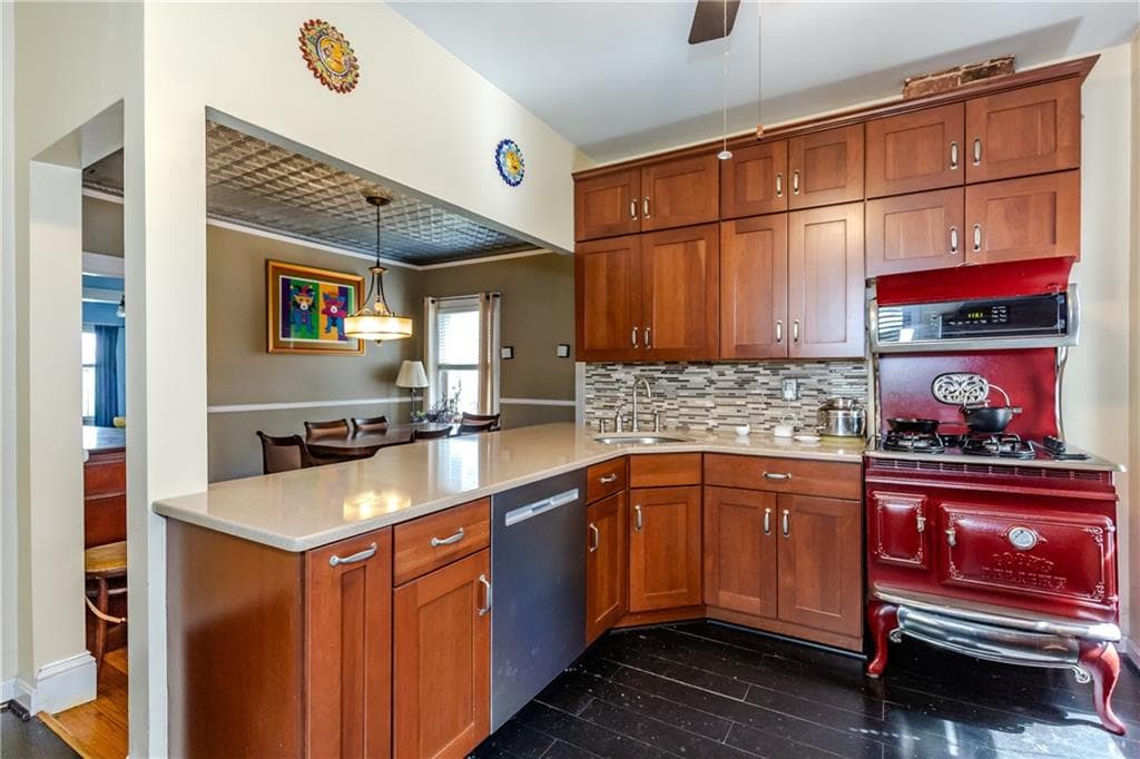 Single Family Residence at 85 Armistice Boulevard, Pawtucket, photo 12 of 29
