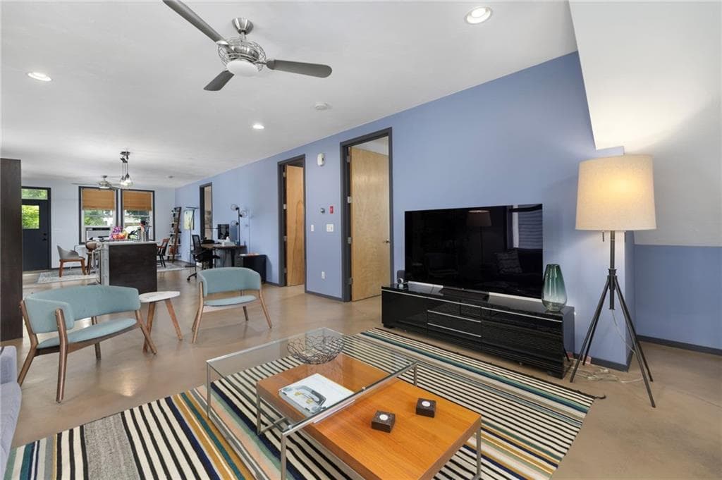 114 Ring Street UNIT 1 photo 7